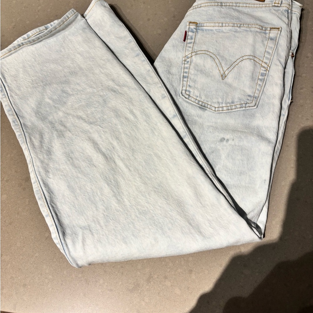 NWOT Levi's Light Blue Women’s RIBCAGE Jeans SIZE 27